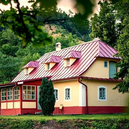 Domcok Na Slnecnom Kopci Banska Stiavnica