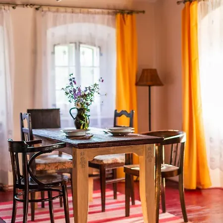 Domcok Na Slnecnom Kopci *