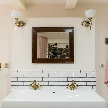 Domcok Na Slnecnom Kopci