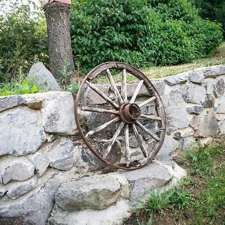 Domcok Na Slnecnom Kopci *