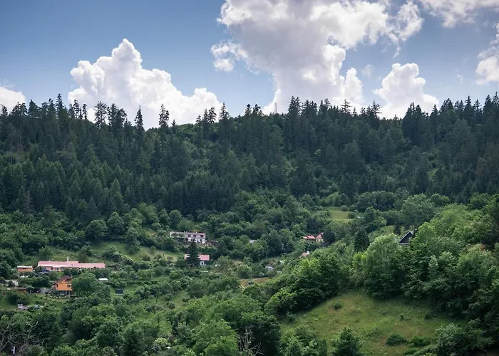 Domcok Na Slnecnom Kopci